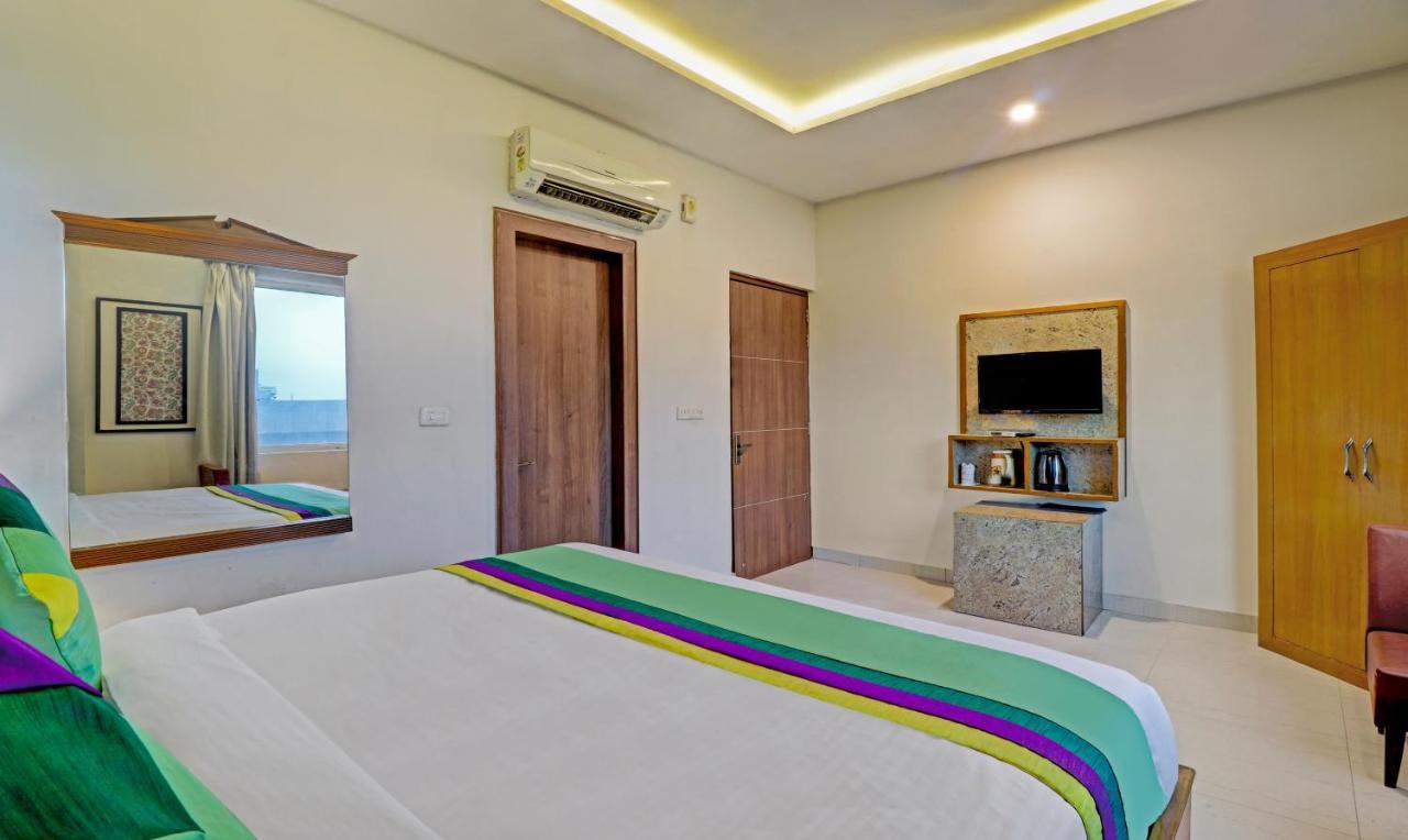 Treebo C1 Taj Nirvana อัครา ภายนอก รูปภาพ